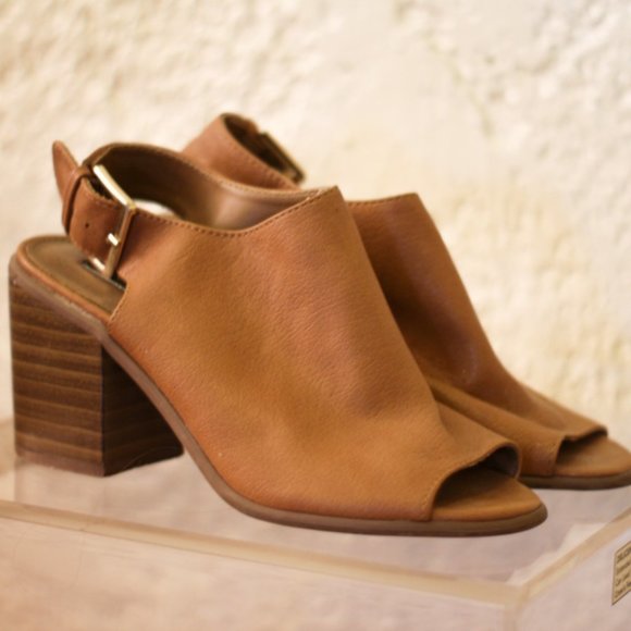 F21 Brown Block Heel - Picture 3 of 3